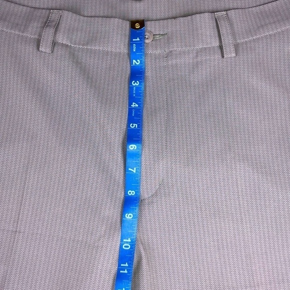 RoundTree & Yorke Gray Performance Shorts Size 35 - Picture 4 of 9